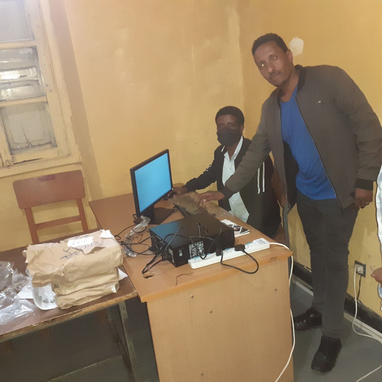 Computers Handed Over to Target Schools to Strengthen Digital Learning photo 2